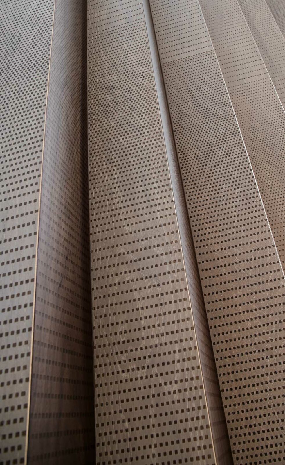 Rivestimento Dots in Noce